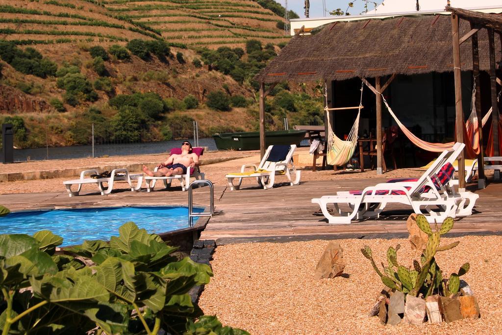 Douro Yacht Charter & Bungalows Сан-Жуан-да-Пешкейра Екстер'єр фото