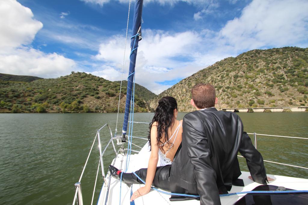 Douro Yacht Charter & Bungalows Сан-Жуан-да-Пешкейра Екстер'єр фото