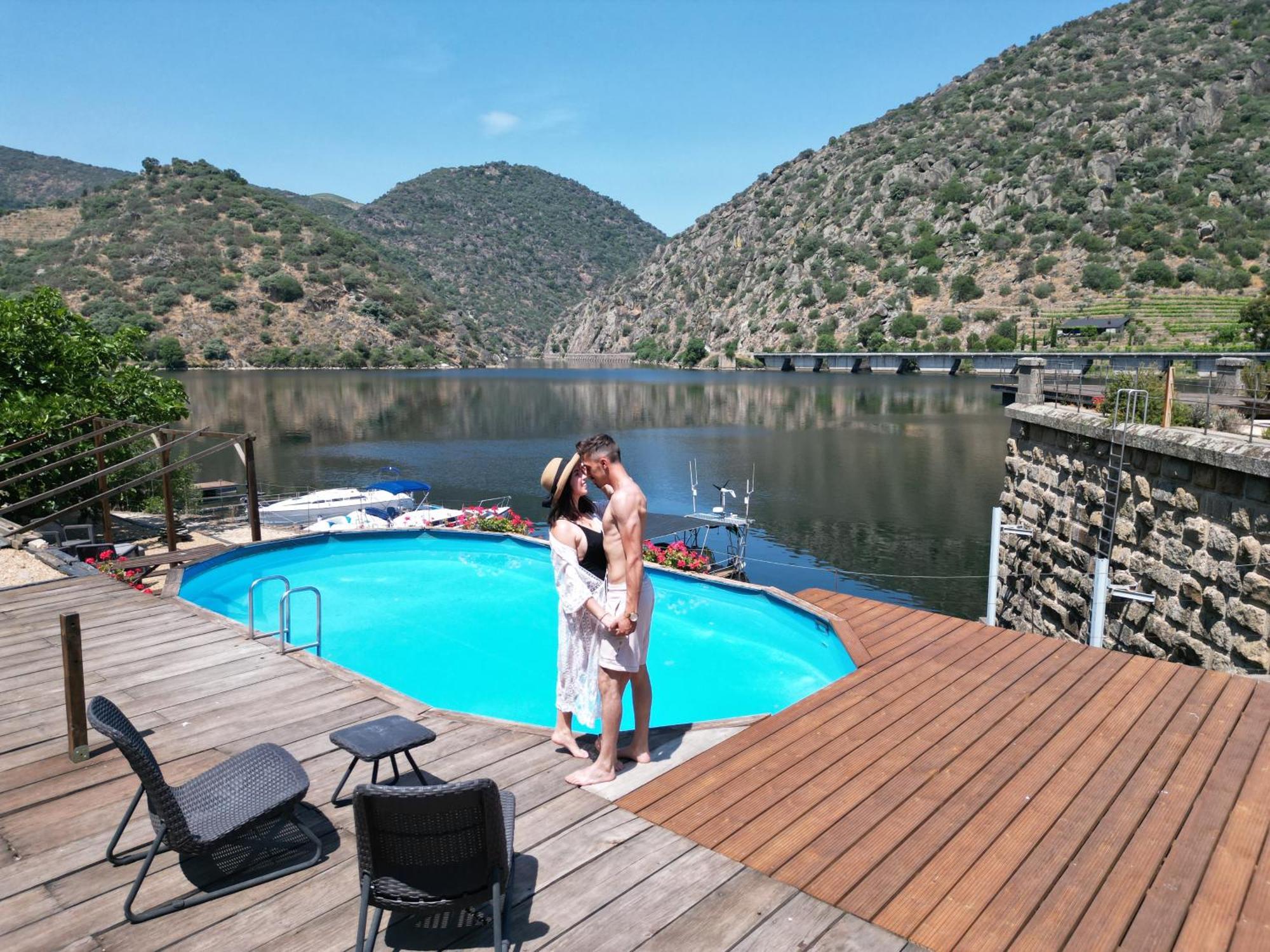 Douro Yacht Charter & Bungalows Сан-Жуан-да-Пешкейра Екстер'єр фото