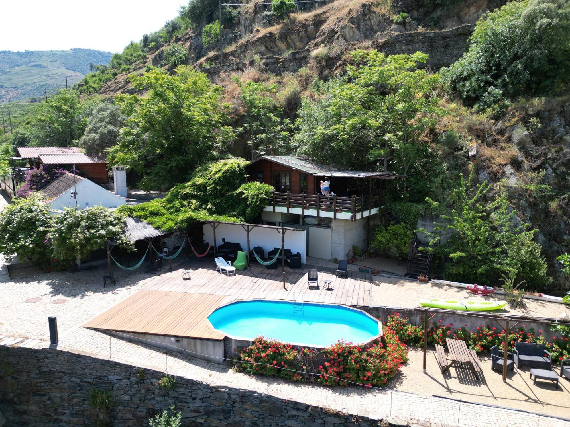 Douro Yacht Charter & Bungalows Сан-Жуан-да-Пешкейра Екстер'єр фото
