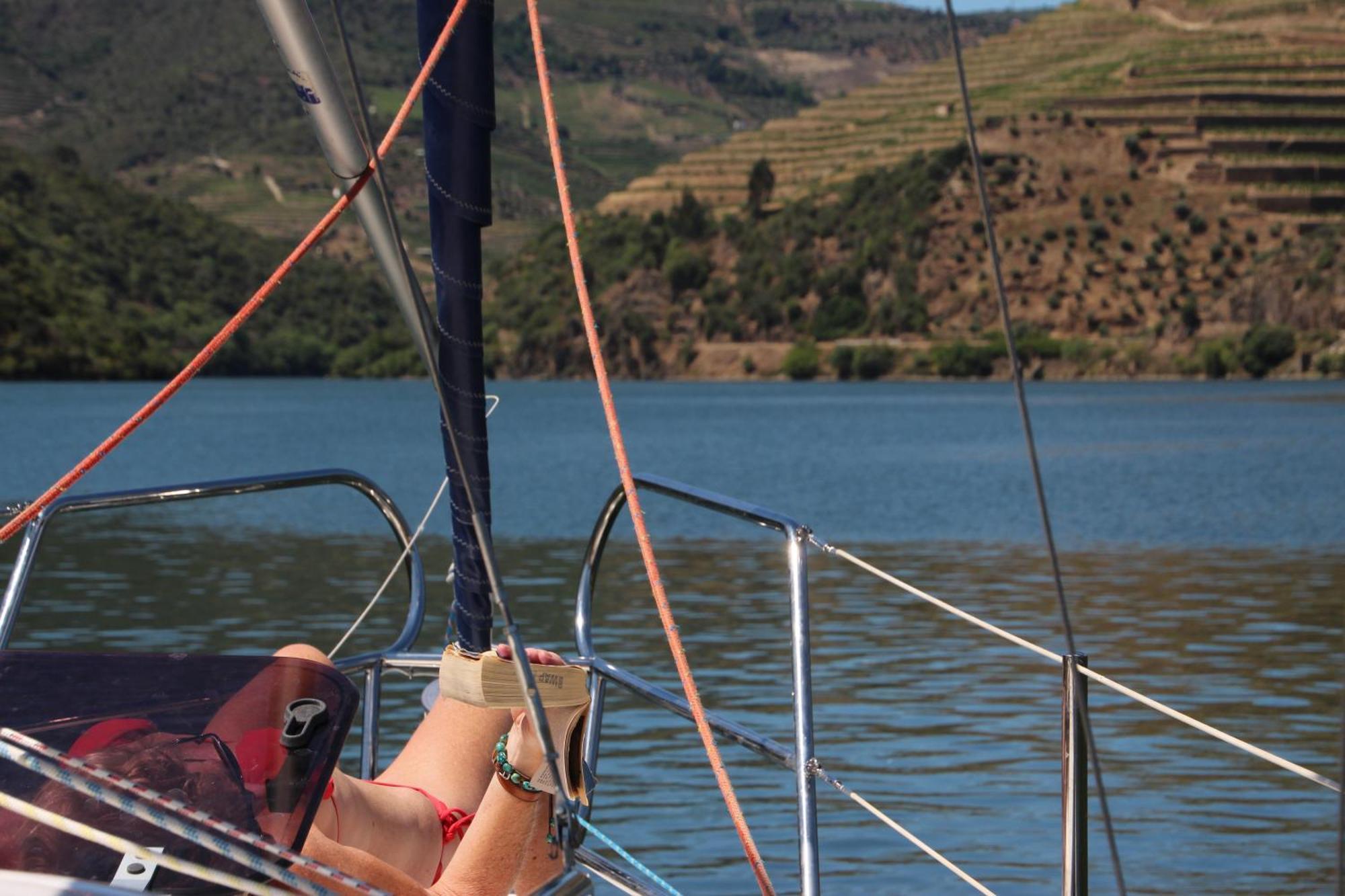 Douro Yacht Charter & Bungalows Сан-Жуан-да-Пешкейра Номер фото