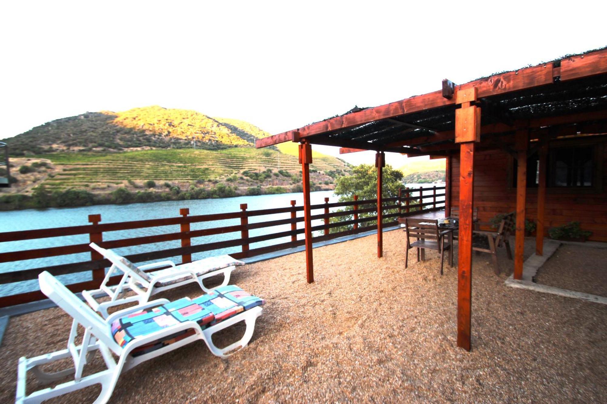 Douro Yacht Charter & Bungalows Сан-Жуан-да-Пешкейра Номер фото