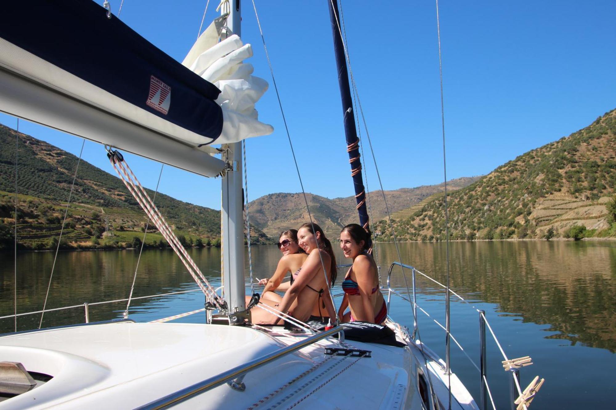 Douro Yacht Charter & Bungalows Сан-Жуан-да-Пешкейра Екстер'єр фото