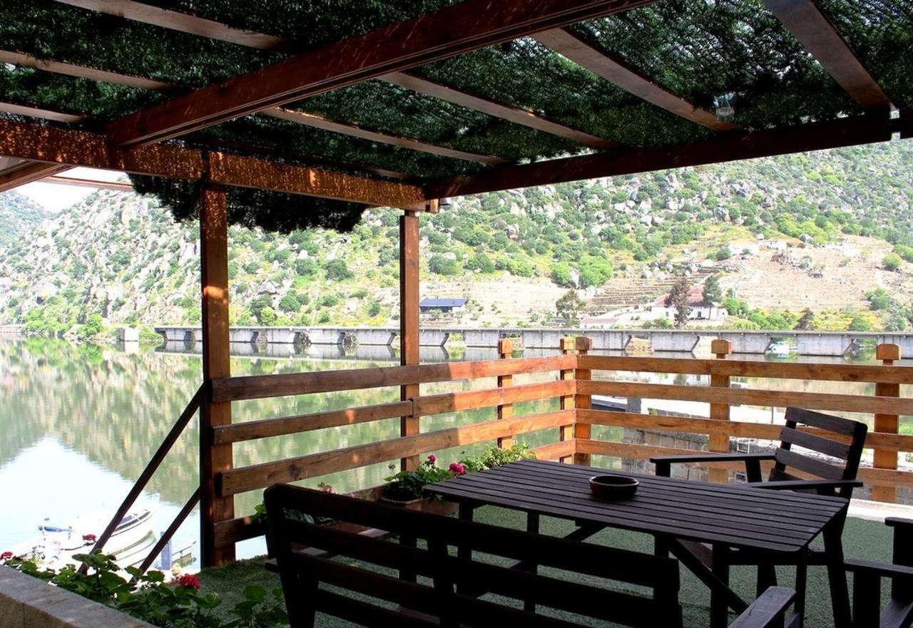 Douro Yacht Charter & Bungalows Сан-Жуан-да-Пешкейра Екстер'єр фото