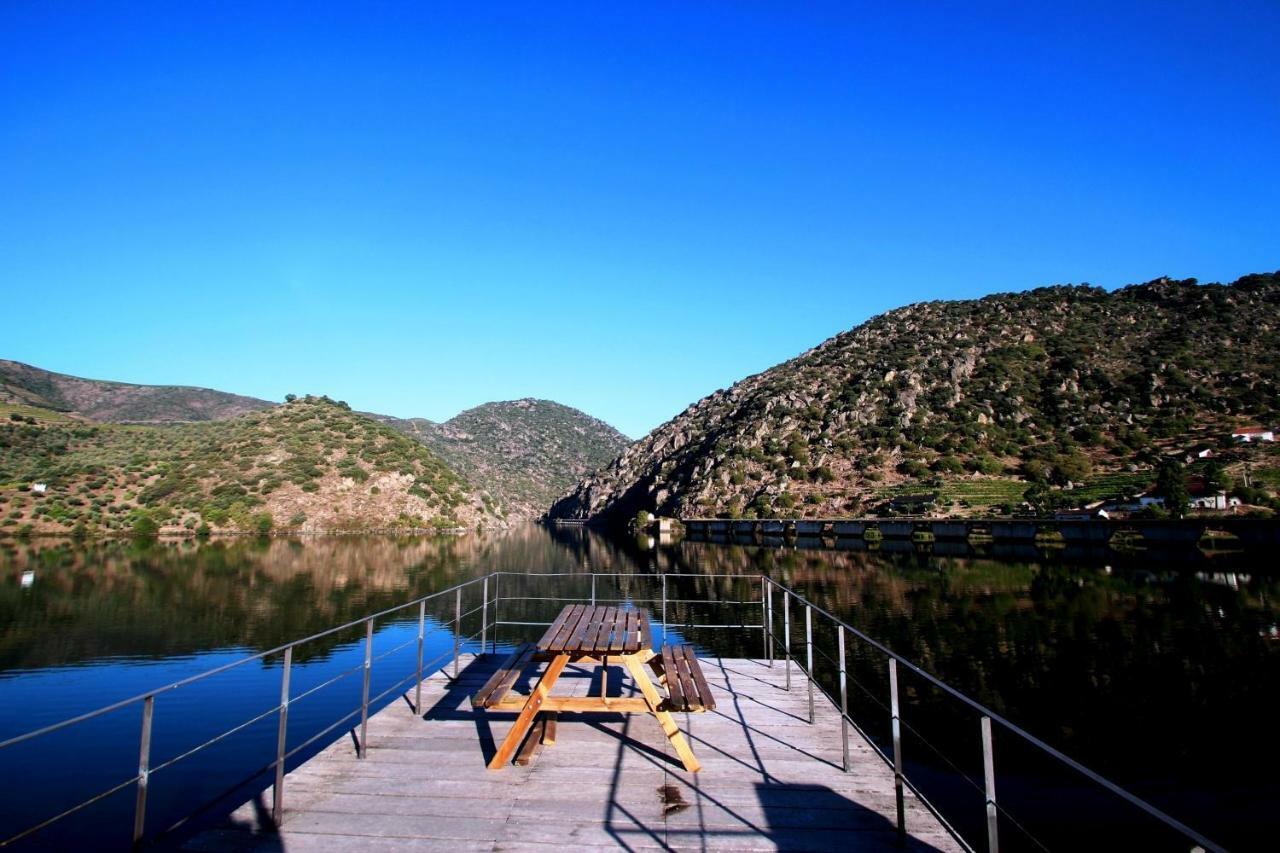 Douro Yacht Charter & Bungalows Сан-Жуан-да-Пешкейра Екстер'єр фото