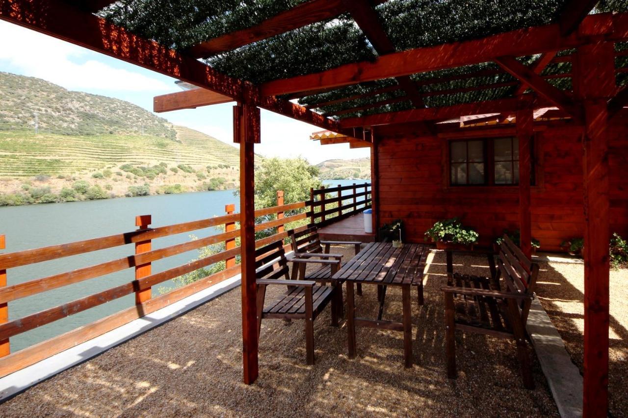 Douro Yacht Charter & Bungalows Сан-Жуан-да-Пешкейра Екстер'єр фото